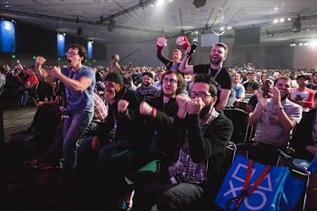 Crowd cheering for Keoma at Capcom Cup 2015