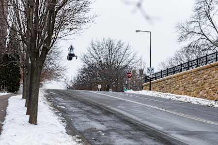 Auf harten Asphalt laden ist eher ungewöhnlich
