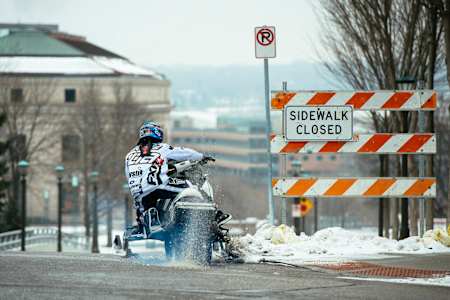 Ist sledden in der Stadt eigentlich strafbar?