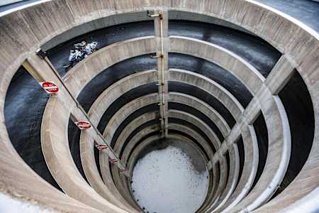 Drehwurm bei der Parkhausauffahrt