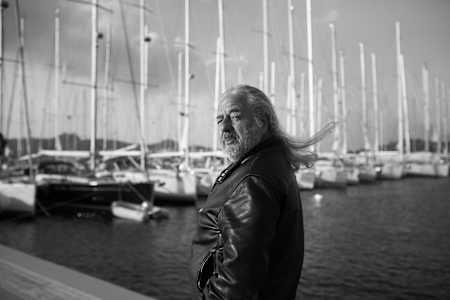 O, ilham verici bir karakter