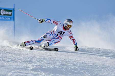 Alexis Pinturault carves a turn in Soelden