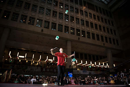 2016 Red Bull PAO 冠军“扯铃至尊”赵志翰的三铃高空瞬间