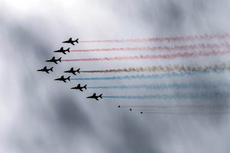 Fratii mai mici ale avioanelor Alpha Jet din echipa acrobatica Patrouille de France