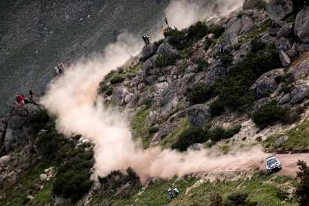 Sebastian Ogier kiitää Portugalin rallissa