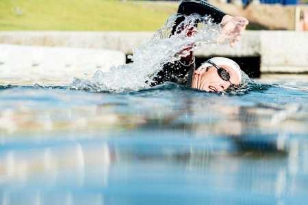 ハイペースのスイミングで心拍数を高めよう