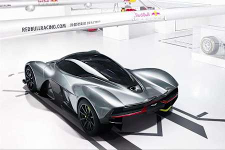 Aston Martin Valkyrie è la nuova hypercar firmata Aston Martin e Red Bull presentata al Salone di Ginevra 2017. Ecco le foto