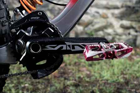 The Shimano Saint cranks on Luca Shaw's Santa Cruz V10 MTB at Lourdes World Cup on April 27, 2017