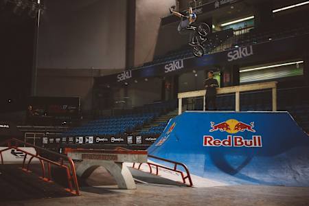 Ирек Ризаев – No hand