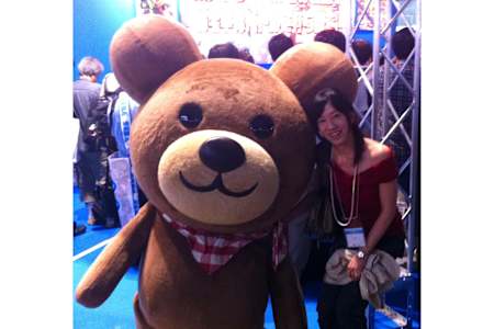 もともと『コロニーな生活』のファンだった熊谷さん。東京ゲームショウ会場にて