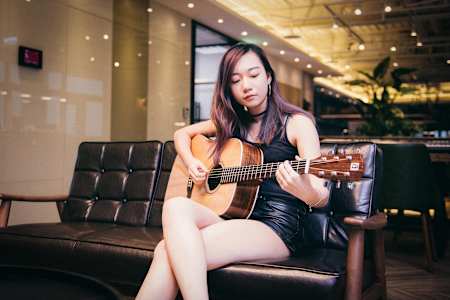 R&B新星Julia Wu 吳卓源