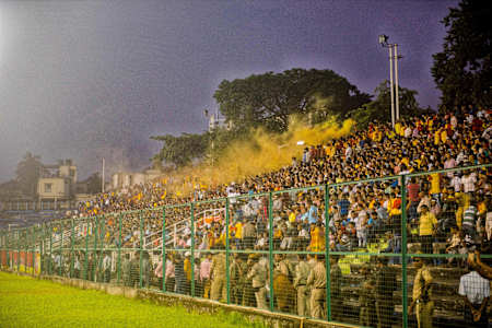 CFL matches draw crowds of 15,000 on average