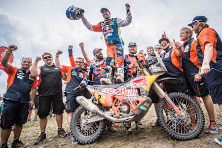 Zwei Siegertypen: Hiasi und seine KTM Rally 450