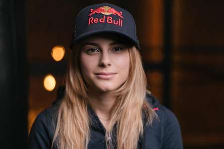 Срібна призерка чемпіонату світу, чемпіонка&nbsp;юнацьких Олімпійських ігор 2014. Володарка національного рекорду серед юніорів