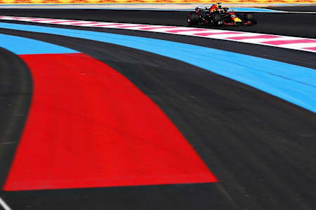 브레이크 덕트가 아주 빨리 온도를 내려줍니다.