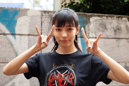 間違った「メロイックサイン」