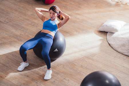 抗力球仰臥捲腹 Fit Ball Crunch