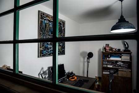 Pracovna ještě není finálně zařízená. Tady dělám beaty a nahrávám