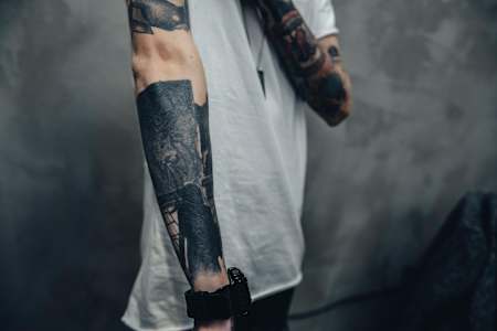 První tetování má Kuba už překryté