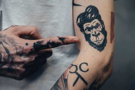 Kuba má většinu tetování spojených s jeho profesí