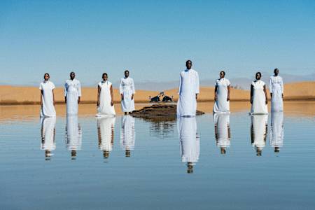 Zdjęcie wykonano podczas tworzenia La Maison Noir w Swakopmund (Namibia).