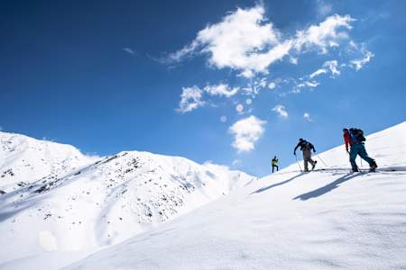 Íránské hory nahrávají i backcountry lyžím