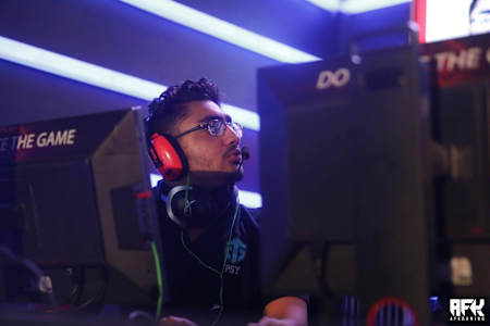 Simar Sethi is knowing for his streaming antics that make for great gaming entertainment.