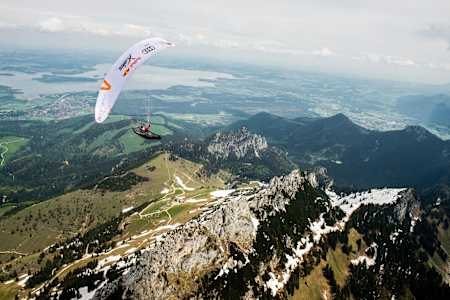 X-Alpinist über Aschau, Deutschland