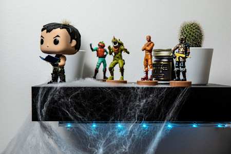 Menší sbírka Fortnite figurek