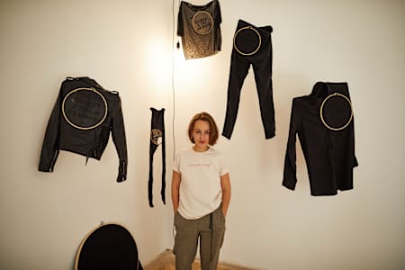 Inštalácia Ivany Tylešovej s názvom Pichľavé reči