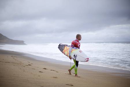 Mick sizes up the swell at Bells Beach.