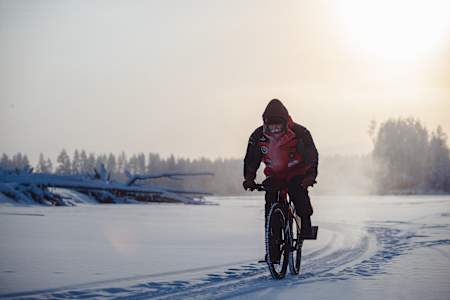 Romanovski i jedna z jego wielu udanych prób oswojenia mrozu