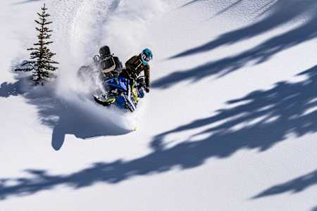 Tatum Monod avec son 2020 Ski-Doo Freeride