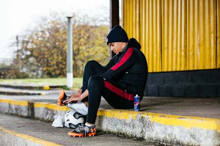 El joven del Liverpool Alexander-Arnold está entre los 100 mejores