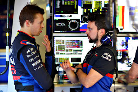 주행 결과 데이터가 나올 때마다 항상 회의와 평가 과정을 거칩니다.