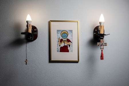 Náboženský koutek a v čele RNG God (google it)