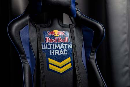 Custom židle ze série Red Bull Ultimátní Hráč