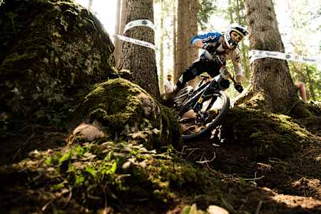 Marcello Pesenti, in azione sul tracciato dell'EWS a Canazei