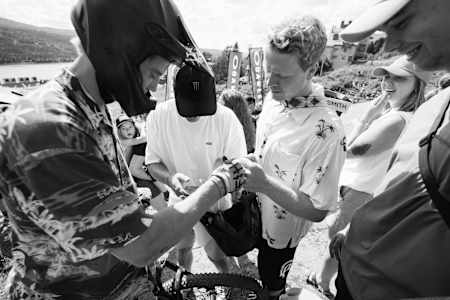 Anton Thelander and Max Fredriksson hanging out at Åre Bike festival 2021