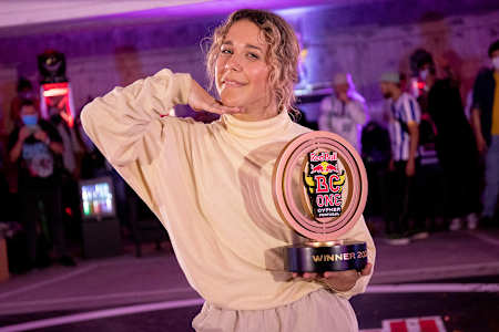 Red Bull BC One Cypher Portugal - B-girl Vanessa