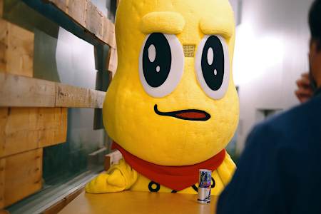 取材を受けるピーナッツくん