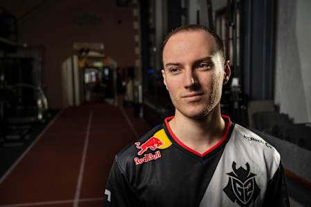 유럽으로 돌아온 ‘퍽즈’