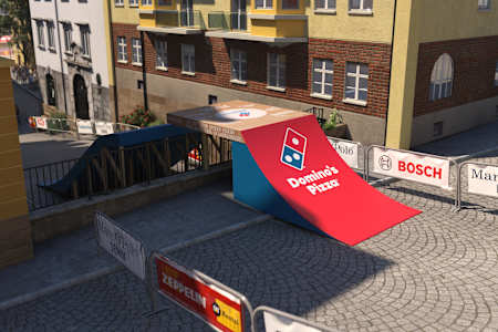 Box District, Domino's