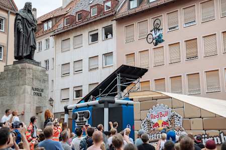 Der Box-District beim Red Bull District Ride.