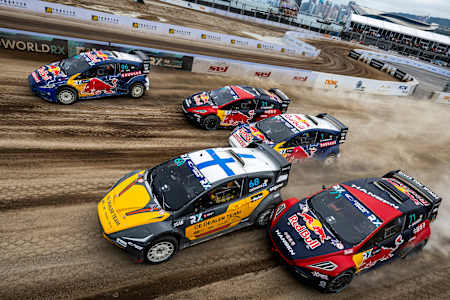 Johan Kristoffersson, Ole Christian Veiby, Timmy Hansen, Kevin Hansen y Niclas Groenholm compiten en el Campeonato del Mundo FIA de Rallycross 2023 en Hong Kong, China.