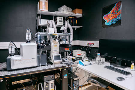 Son coût, 400 000 euros, nous rappelle l’importance du financement de la recherche.