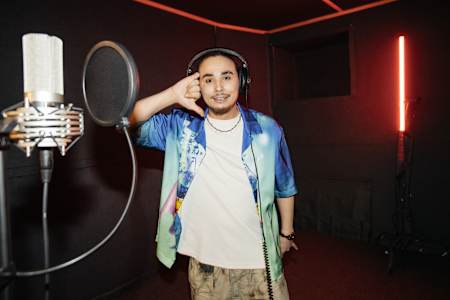 "Микрофон и речитатив – это же моя стихия"