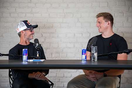Hosts Cédric Dumont and York Peter Kloppel pictured on the set of the Mind Set Win podcast.