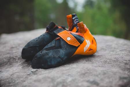 Des chaussons d’escalade EB.