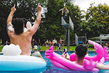 Turmspringen im Prinzregentenbad